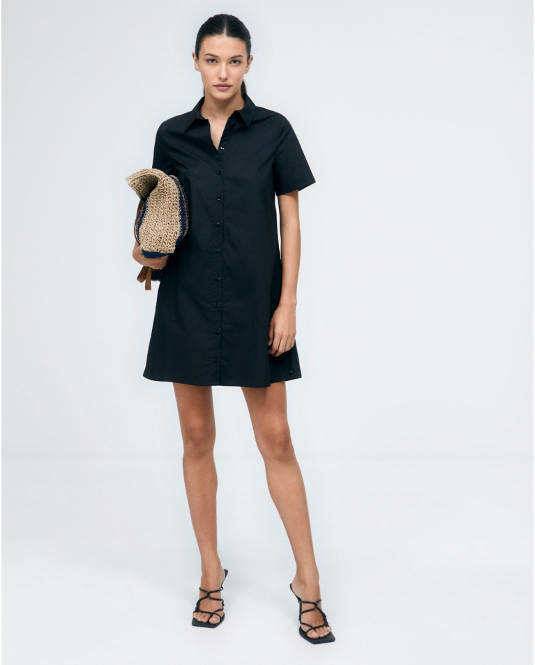 Vestido camisero de manga corta. Liso Negro
