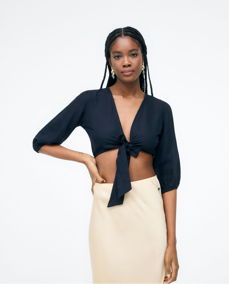 3 4 sleeve bolero knotted at the chest. Black